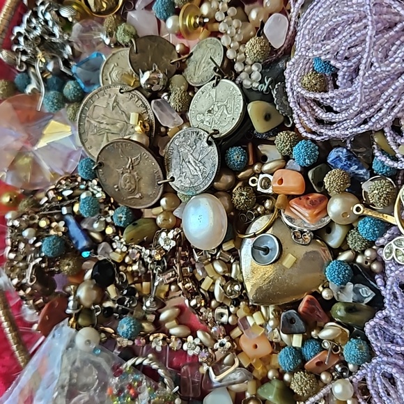 Miscellaneous broken vintage jewelry - Picture 3 of 6